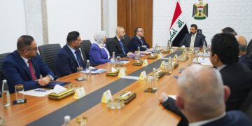  بعد تظاهرات عدة.. الزيدي يوجه بتوفير الأدوية والمستلزمات الطبية في المستشفيات