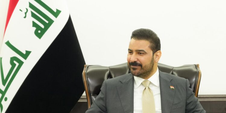من القصر الحكومي.. الزيدي يؤكد للربيعي استمرار جهود الحكومة في مكافحة الفساد وتجفيف منابعه