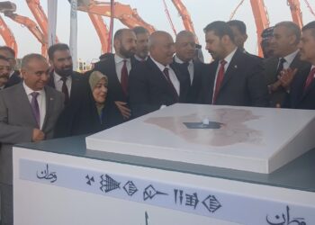 “وعد ابنكم سند ملكية”.. الزيدي يضع حجر الأساس لمشروع المليون قطعة في كربلاء