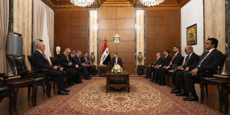 وزير الخارجية التركي يلتقي الزيدي والحلبوسي.. ملفات المياه وطريق التنمية والتبادل التجاري على الطاولة