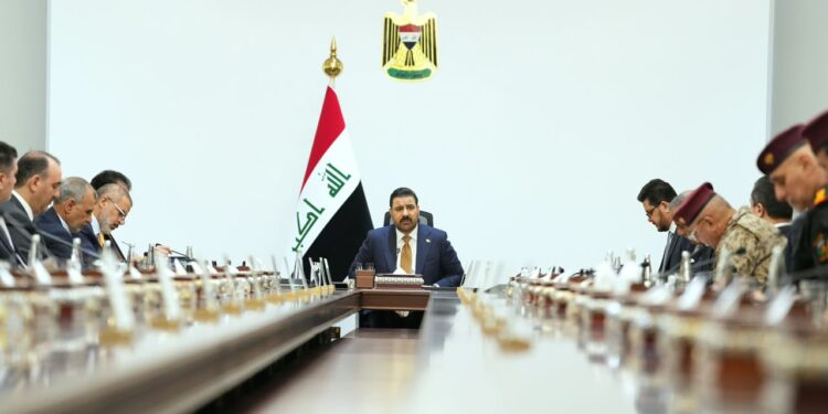 قبل الاحتجاجات المرتقبة.. اجتماع برئاسة الزيدي يؤكد تأمين التظاهرات السلمية والتعامل الحسن مع المتظاهرين