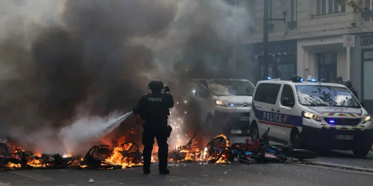 اعتقال شخص 2700 على صلة بالاحتجاجات في فرنسا