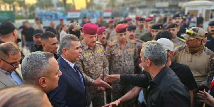الزيدي يرسل وفداً إلى ساحة التحرير لاستلام مطالب المتظاهرين