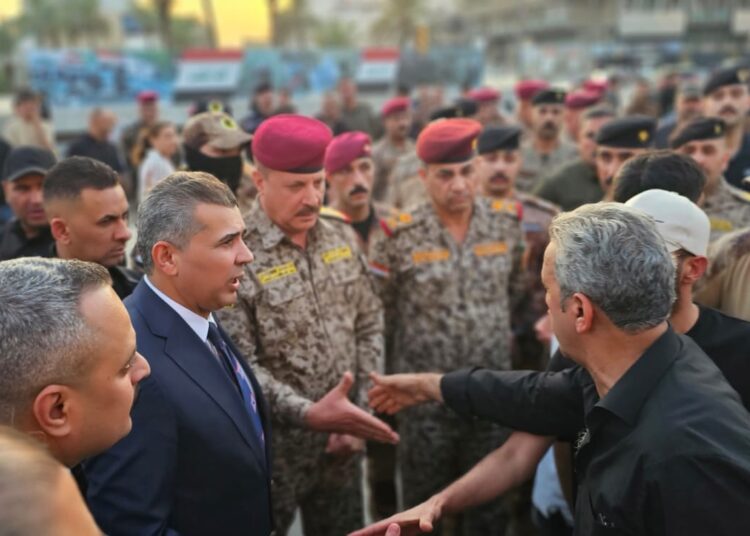 الزيدي يرسل وفداً إلى ساحة التحرير لاستلام مطالب المتظاهرين