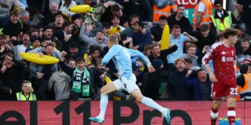 مانشستر سيتي يقهر ليفربول في أنفيلد ويطير بصدارة الدوري الإنجليزي