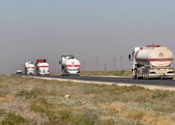 بغداد تتجاوز هرمز.. نحو 1000 شاحنة محملة بالنفط العراقي إلى سوريا يومياً