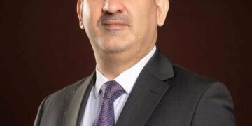 وزير الداخلية يصدر قراراً بمنع نقل الضباط والمنتسبين من التشكيلات القتالية