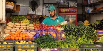 دون معرفة الأسباب.. العراق يوقف استيراد 11 منتجا زراعيا أبرزها “الموز والتفاح والخيار والشجر”