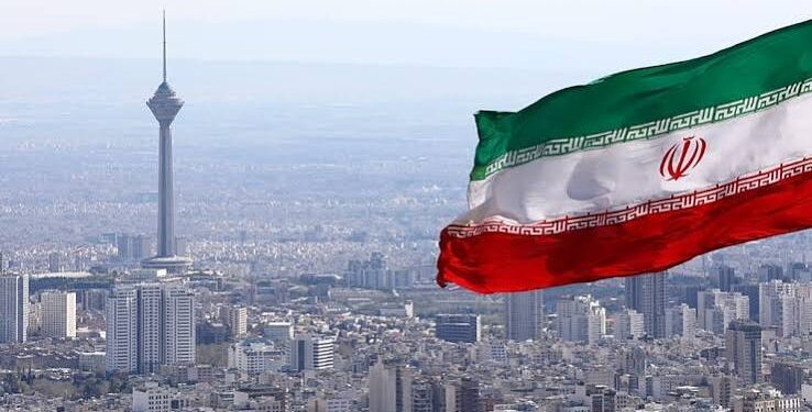 إيران تعرض المساعدة لبدء محادثات بين السعودية والحوثيين وسط تصاعد التوترات