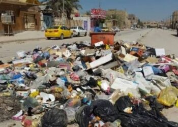 ثلث العراقيين خارج خدمة جمع النفايات.. نقص الآليات يفاقم أزمة البلديات