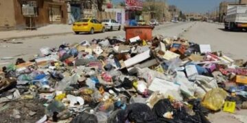 ثلث العراقيين خارج خدمة جمع النفايات.. نقص الآليات يفاقم أزمة البلديات