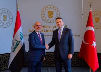 عقب مباحثات وصفت بـ”المثمرة جداً”.. العراق وتركيا يشكلان لجاناً بشأن استثمار وتطوير الحقول النفطية