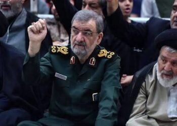 رضائي يلوح بتغيير العقيدة النووية الإيرانية.. هل تنهي الحرب فتوى الحظر؟