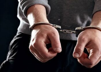 الاستخبارات تطيح بمدير مدرسة قتل عائلته في ميسان: “حلق شاربه ولحيته لتغيير ملامحه”