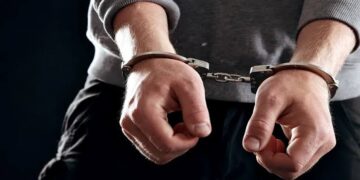الاستخبارات تطيح بمدير مدرسة قتل عائلته في ميسان: “حلق شاربه ولحيته لتغيير ملامحه”