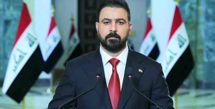“استلم اقتصاداً غارقاً بالديون”.. المالية النيابية: الزيدي رفض مقترحاً يقضي بتوزيع رواتب الموظفين كل 45 يوماً