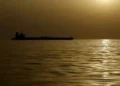 شركة كورية مغمورة تتصدر الملاحة في هرمز وتنقل شحنات من النفط العراقي