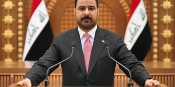 بعضهم يصل راتبه إلى 5 ملايين دينار.. الزيدي ينهي عقود 69 مستشاراً (وثائق)